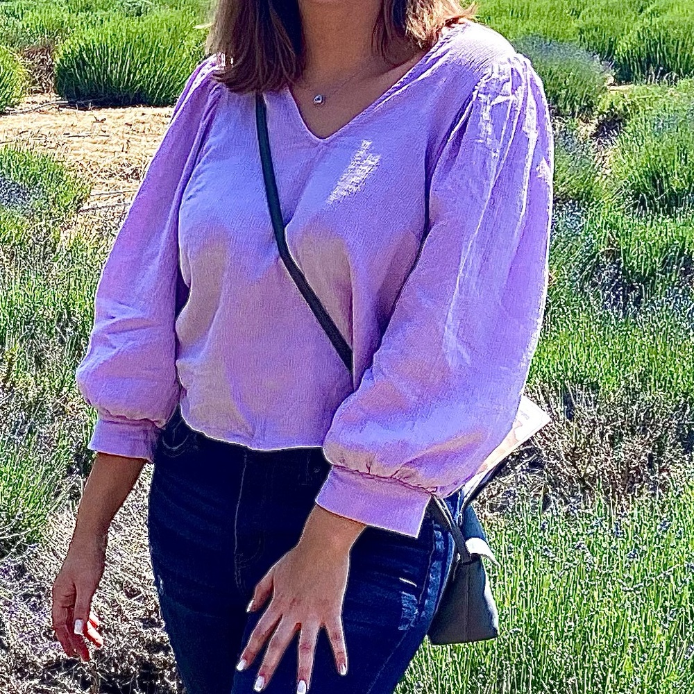 Lavender blouse with puffy sleeves